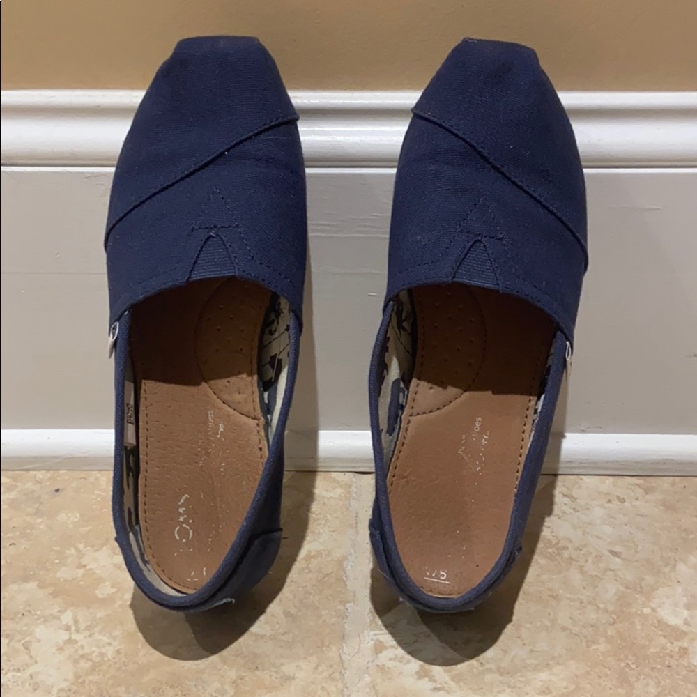 Toms